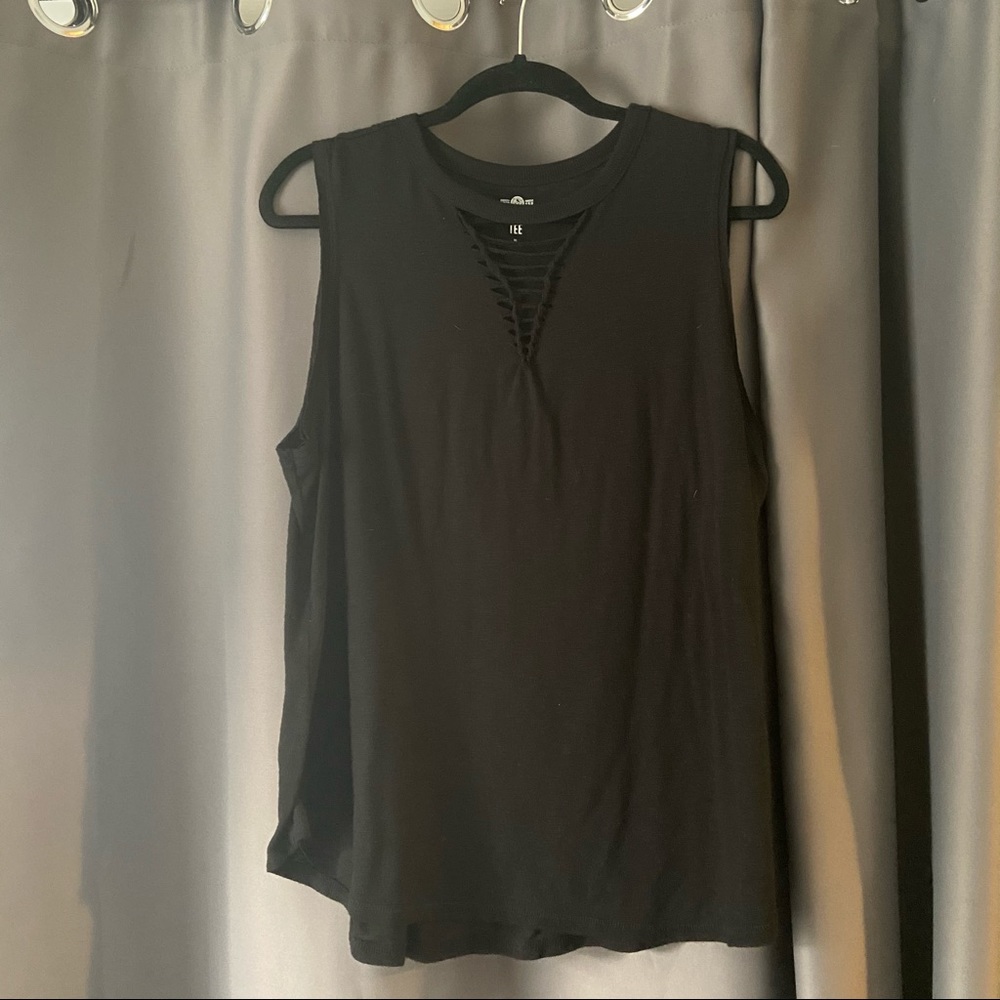 SO Perfect Tee Sleeveless Black with Cut Detail